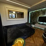 Przystan Dolina Kaszmiru Apartman *