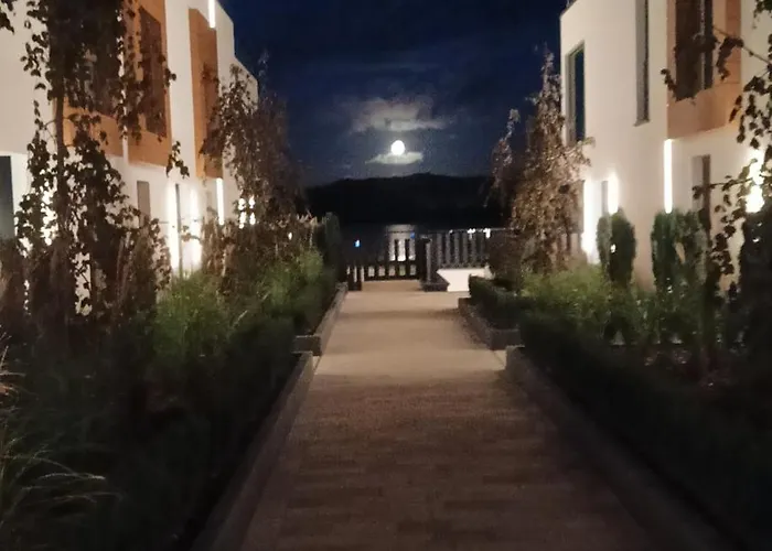 Przystan Dolina Kaszmiru Apartment *